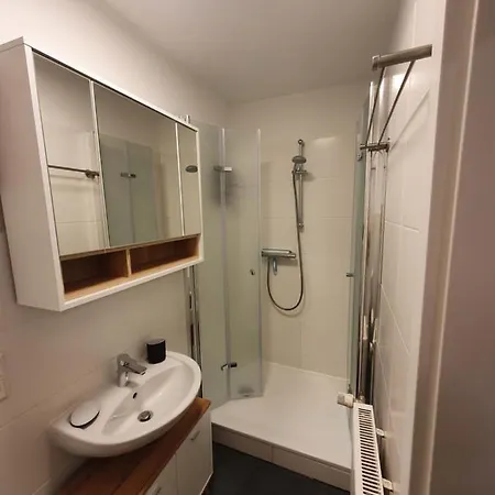 Gemuetliche *zentral* *netflix* *parkplatz* Apartmán *